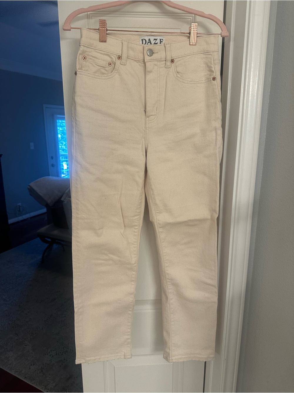 DAZE High-Rise Cropped Jeans in Cream